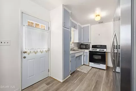 Kitchen - 1022 Lancaster Blvd E, Lancaster, CA 93535 photo 1 of 3