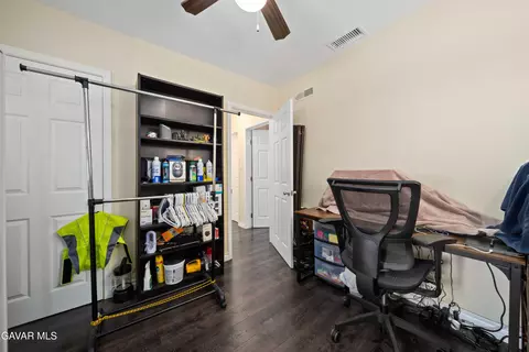 6838 Severn Dr, Paramount, CA 90723 photo 17