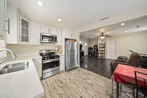 6838 Severn Dr, Paramount, CA 90723 photo 11
