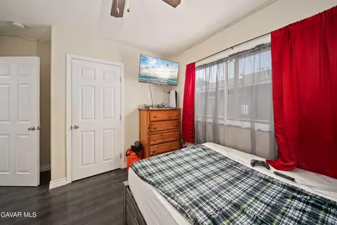 6838 Severn Dr, Paramount, CA 90723 photo 13