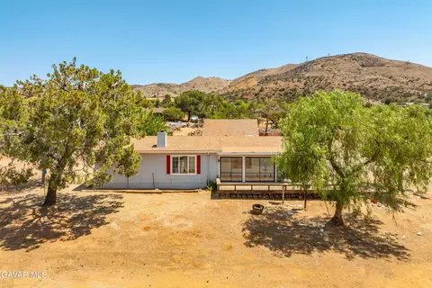 34821 Katherinel Ave, Acton, CA 93510 photo 2