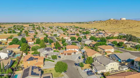 View/Area - 4302 Olivera Pl, Lancaster, CA 93536 photo 2 of 9