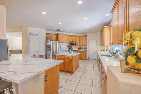 Kitchen - 4302 Olivera Pl, Lancaster, CA 93536 photo 4 of 4