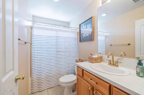 Bath - 4302 Olivera Pl, Lancaster, CA 93536 photo 1 of 3