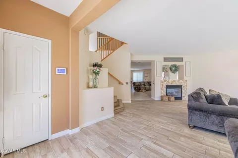 Entry Way - 4302 Olivera Pl, Lancaster, CA 93536 photo 2 of 3