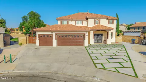 Exterior - 4302 Olivera Pl, Lancaster, CA 93536 photo 15 of 16