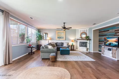 Living - 3455 Pine Mist Ct, Rosamond, CA 93560 photo 1 of 3