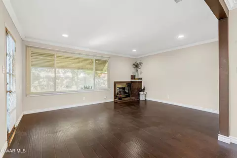 Living - 44119 Fig Ave, Lancaster, CA 93534 photo 2 of 2
