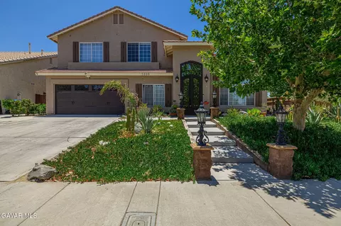 5808 Monterey Pl, Palmdale, CA 93552