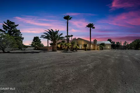 Exterior - 8433 Prospect St, Mojave, CA 93501 photo 2 of 7