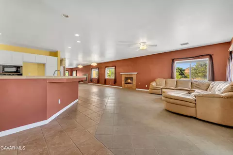 Living - 8433 Prospect St, Mojave, CA 93501 photo 1 of 5