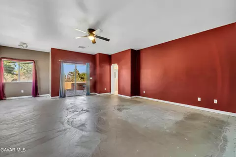 Living - 8433 Prospect St, Mojave, CA 93501 photo 3 of 5