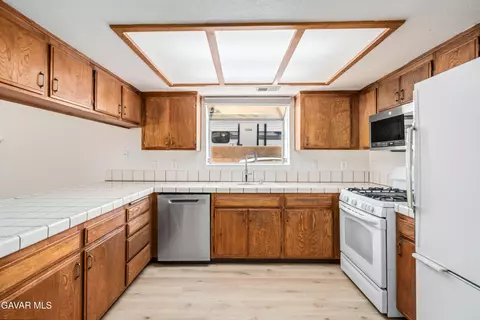 3557 Ave J14 W, Lancaster, CA 93536 photo 11