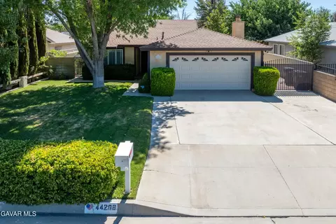 44208 Fig Ave, Lancaster, CA 93534 photo 3