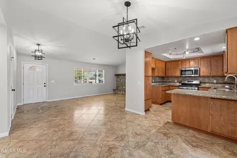 40205 167th St E, Lake Los Angeles, CA 93591 photo 7
