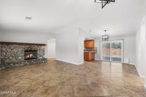 40205 167th St E, Lake Los Angeles, CA 93591 photo 6