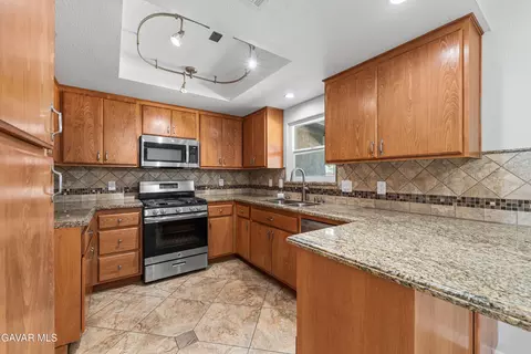 40205 167th St E, Lake Los Angeles, CA 93591 photo 11