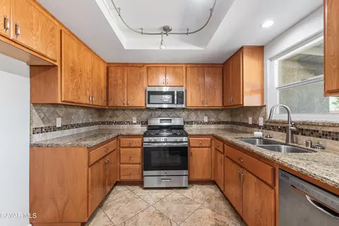 40205 167th St E, Lake Los Angeles, CA 93591 photo 12