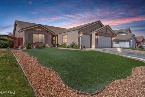 3267 Desert Cloud Ave, Rosamond, CA 93560
