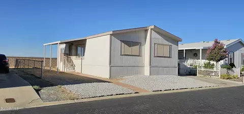 1550 20th St W #36, Rosamond, CA 93560