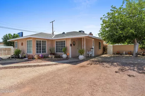 44344 Elm Ave, Lancaster, CA 93534 photo 2