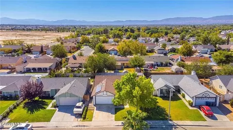 View/Area - 732 Trixis Ave, Lancaster, CA 93534 photo 4 of 4