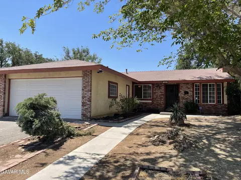 2220 Ave K-15 W, Lancaster, CA 93536