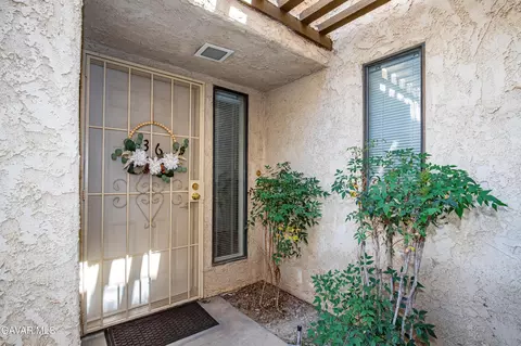 425 Avenue J5 W UNIT 36, Lancaster, CA 93534