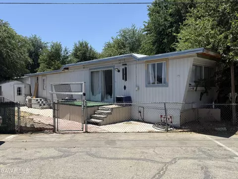 Exterior - 2515 East Avenue I #E25, Lancaster, CA 93535 photo 1 of 5