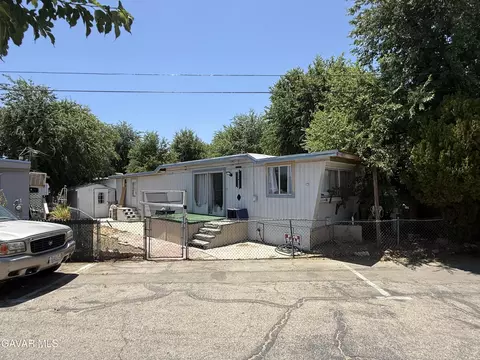 Exterior - 2515 East Avenue I #E25, Lancaster, CA 93535 photo 2 of 5