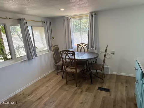Dining - 2515 East Avenue I #E25, Lancaster, CA 93535 photo 1 of 1