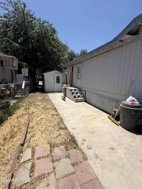 Exterior - 2515 East Avenue I #E25, Lancaster, CA 93535 photo 4 of 5