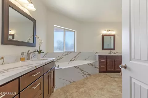 28900 Bear Valley Rd, Tehachapi, CA 93561 photo 25