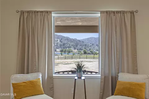 28900 Bear Valley Rd, Tehachapi, CA 93561 photo 23