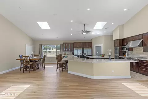 28900 Bear Valley Rd, Tehachapi, CA 93561 photo 9