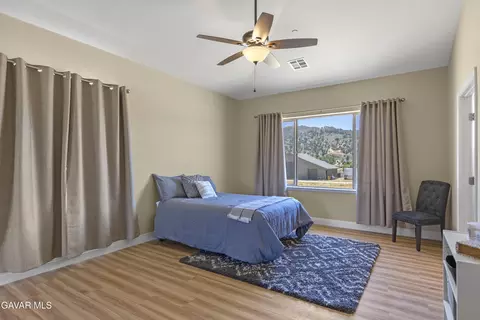 28900 Bear Valley Rd, Tehachapi, CA 93561 photo 32
