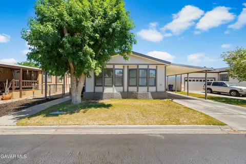 2121 Avenue I E #17, Lancaster, CA 93535