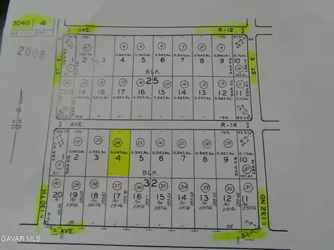 130 Th Ave R14, Palmdale, CA 93591