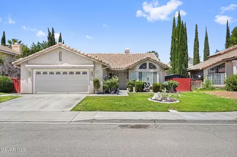 44505 Shadowcrest Dr, Lancaster, CA 93536