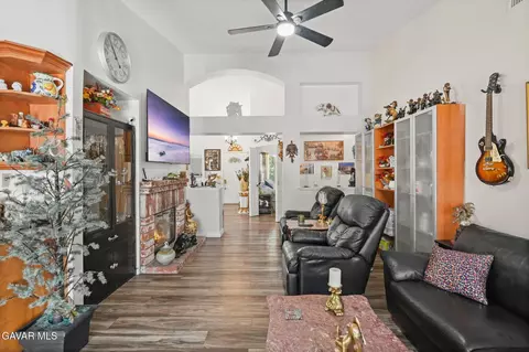44505 Shadowcrest Dr, Lancaster, CA 93536 photo 13