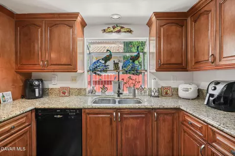 44505 Shadowcrest Dr, Lancaster, CA 93536 photo 20