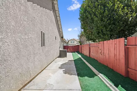 44505 Shadowcrest Dr, Lancaster, CA 93536 photo 49