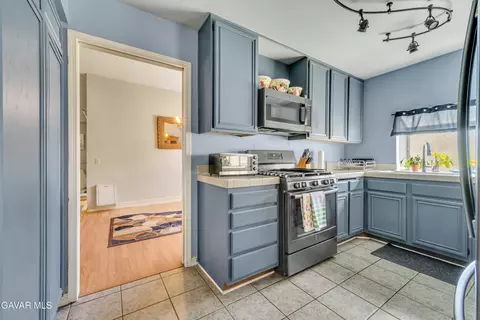 Kitchen - 3628 Marilynn St, Lancaster, CA 93536 photo 3 of 3