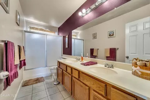 Bath - 3628 Marilynn St, Lancaster, CA 93536 photo 2 of 5