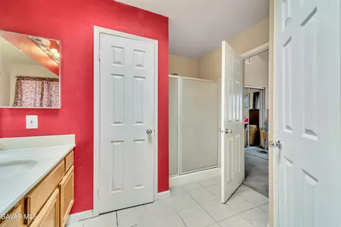 Bath - 3628 Marilynn St, Lancaster, CA 93536 photo 5 of 5