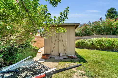 Exterior - 3628 Marilynn St, Lancaster, CA 93536 photo 3 of 5