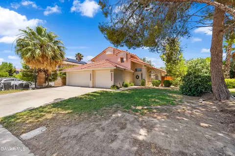 39524 Hawthorne St, Palmdale, CA 93551