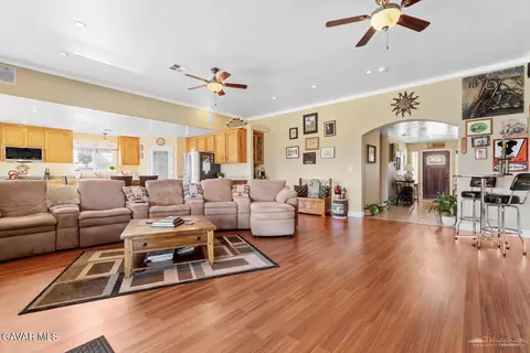 Living - 23309 Tak Ct, Tehachapi, CA 93561 photo 3 of 3