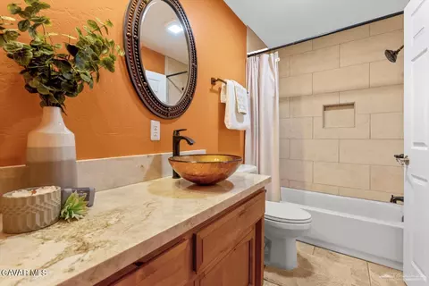 Bath - 23309 Tak Ct, Tehachapi, CA 93561 photo 1 of 5