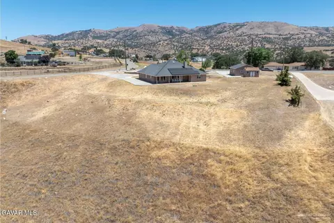 View/Area - 23309 Tak Ct, Tehachapi, CA 93561 photo 14 of 15
